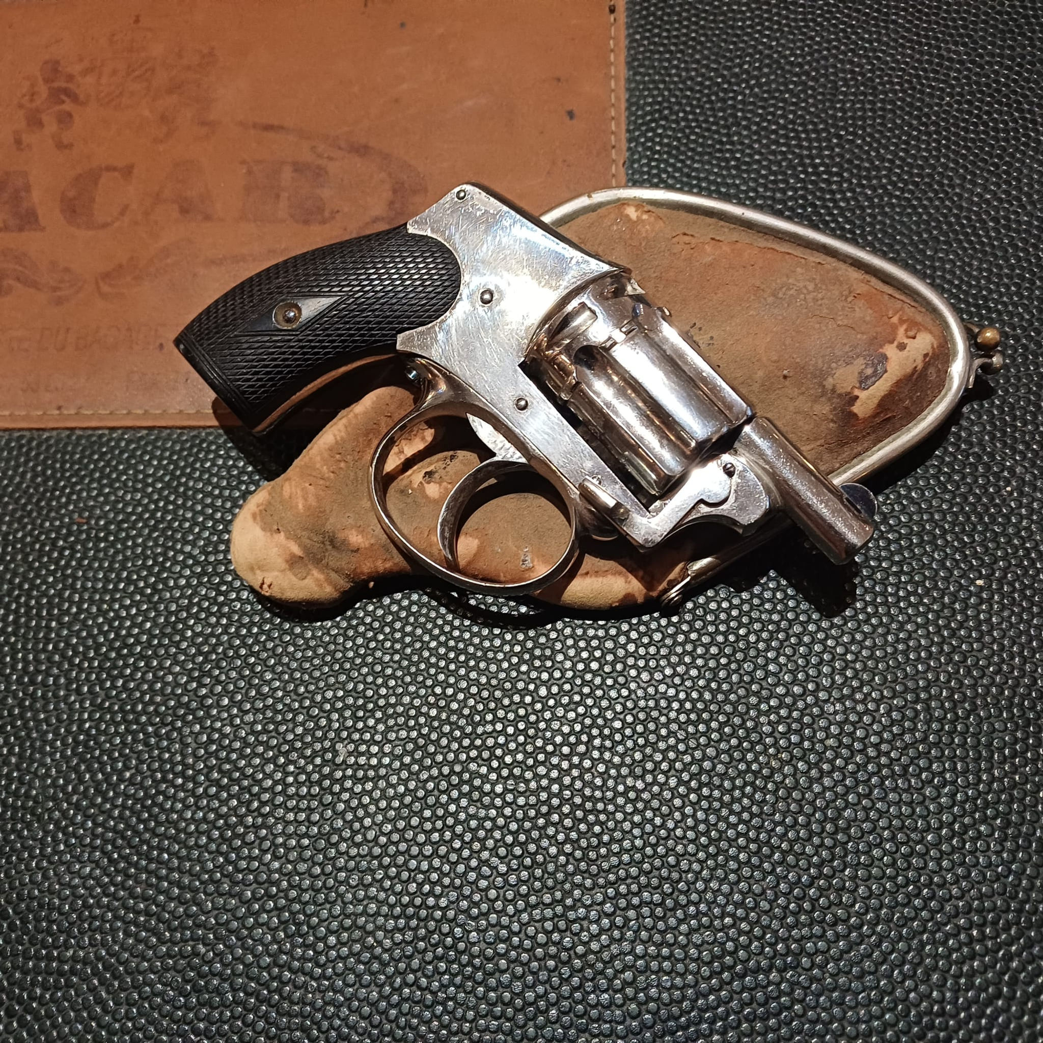 REVOLVER VELODOG CAL 6MM CAT D