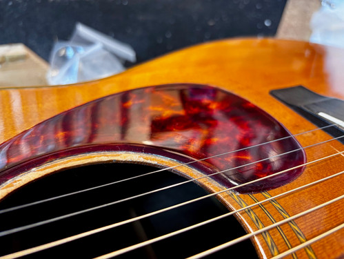 YAMHA.FG-500赤ラベルハカランダ純正ハードケース付き YAMAHA 赤ラベル □ YAMAHA ヤマハ FG-500 □ 純正ハードケース付き