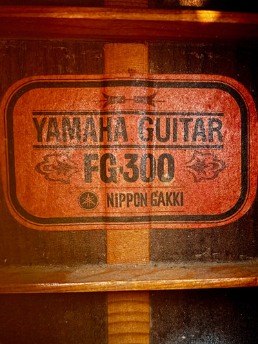 YAMAHA FG-300（1970～72年）赤ラベル | misahamaguitar