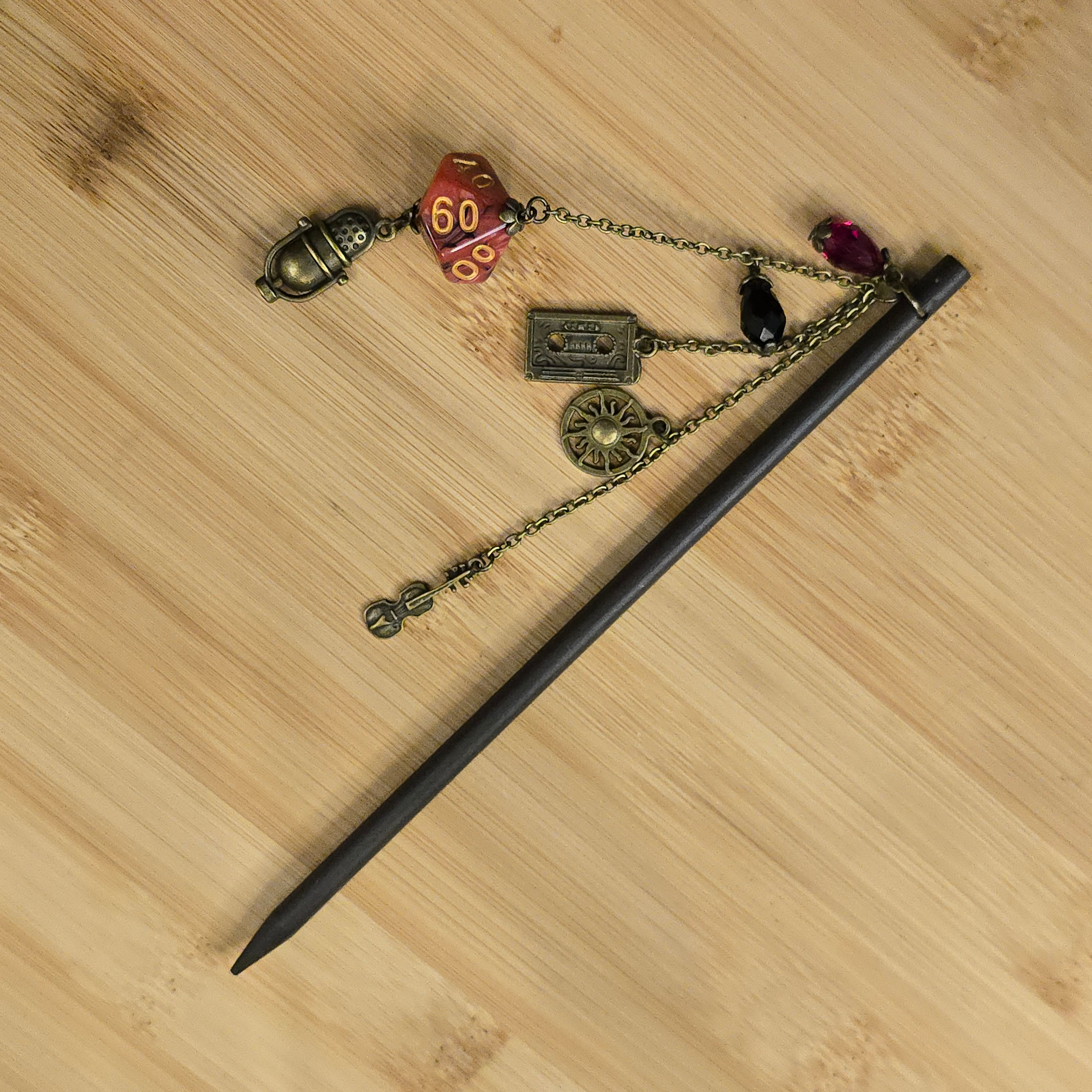 Pic à cheveux "Radio"