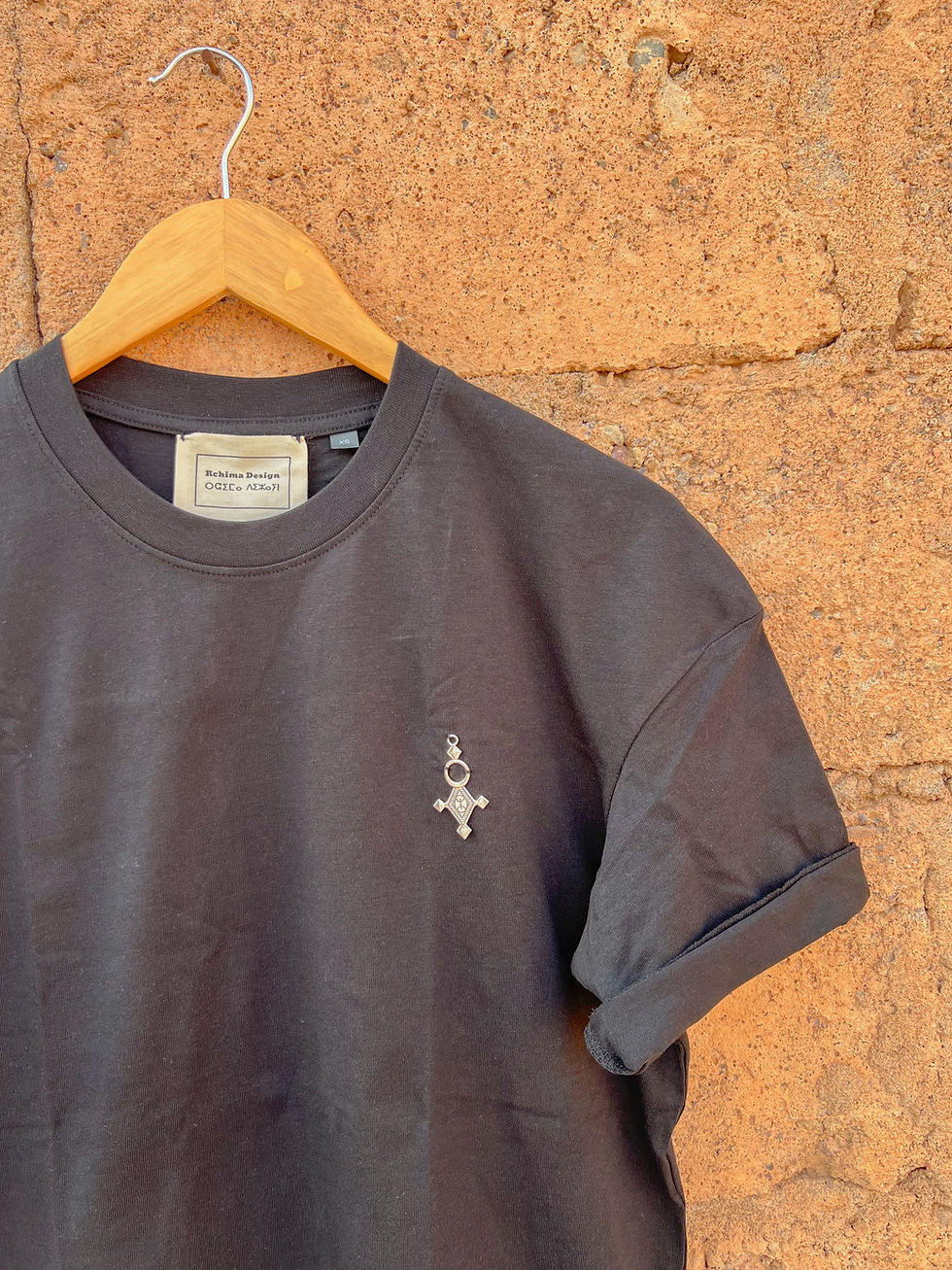 Thumbnail: Adjou T-shirt
