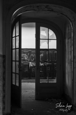 _DSC0121_B&W-2