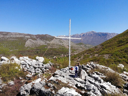 Day Hike to Goraj Cross