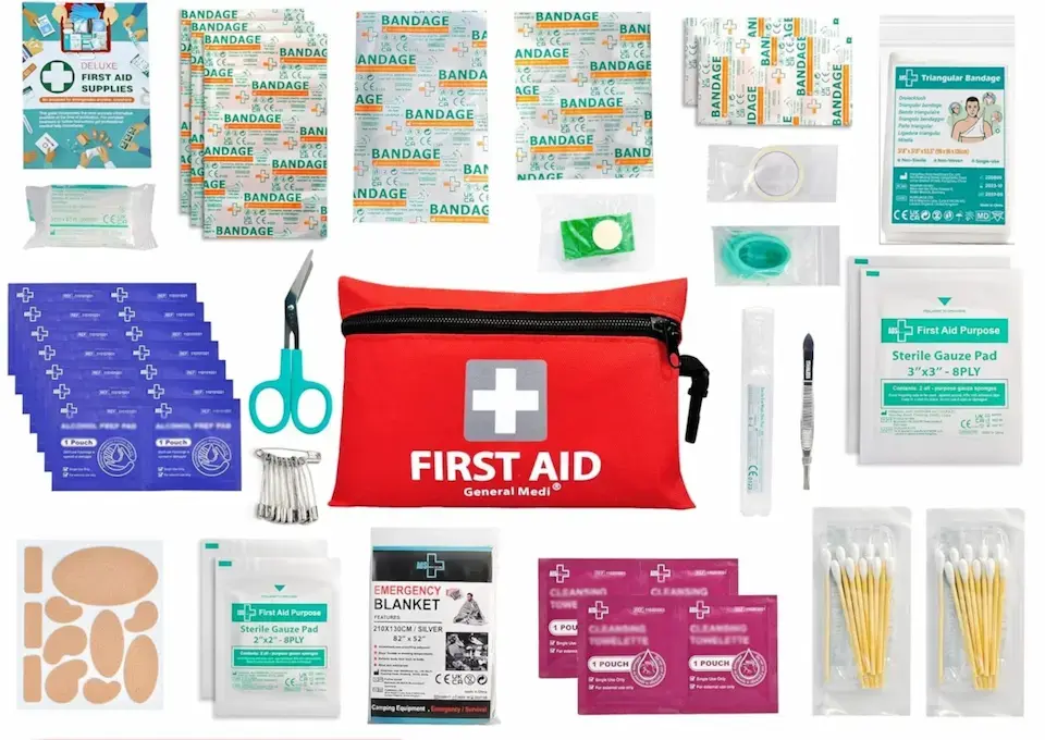 Miniature : Contenu de la trousse de premiers secours présenté tout autour de la trousse