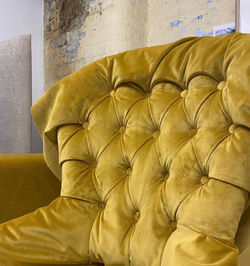 Deep buttoning detail