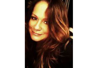 Dee Headshot-TodaysInsporedLatina (1).pn
