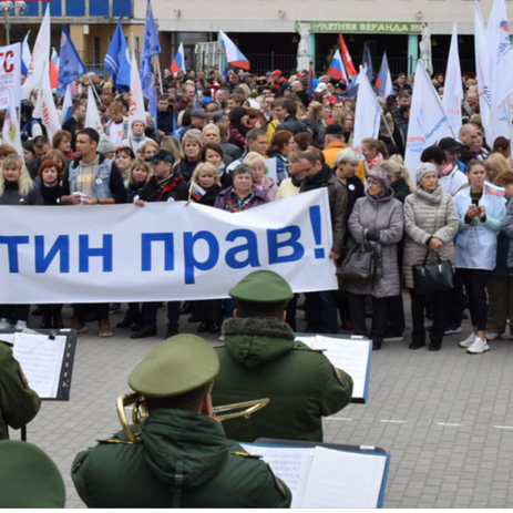 Vladimir'de seferberliği destekleyen bir miting konseri düzenleniyor