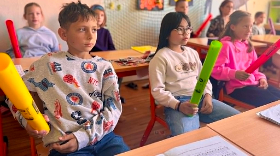 III. A si zahrála na hudebníky. A šlo jim to skvěle!