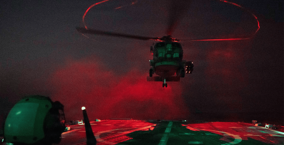 USS Pinckney (DDG-91) conducts flight operations during Operation Epic Fury, March 18, 2026 (DVIDS).