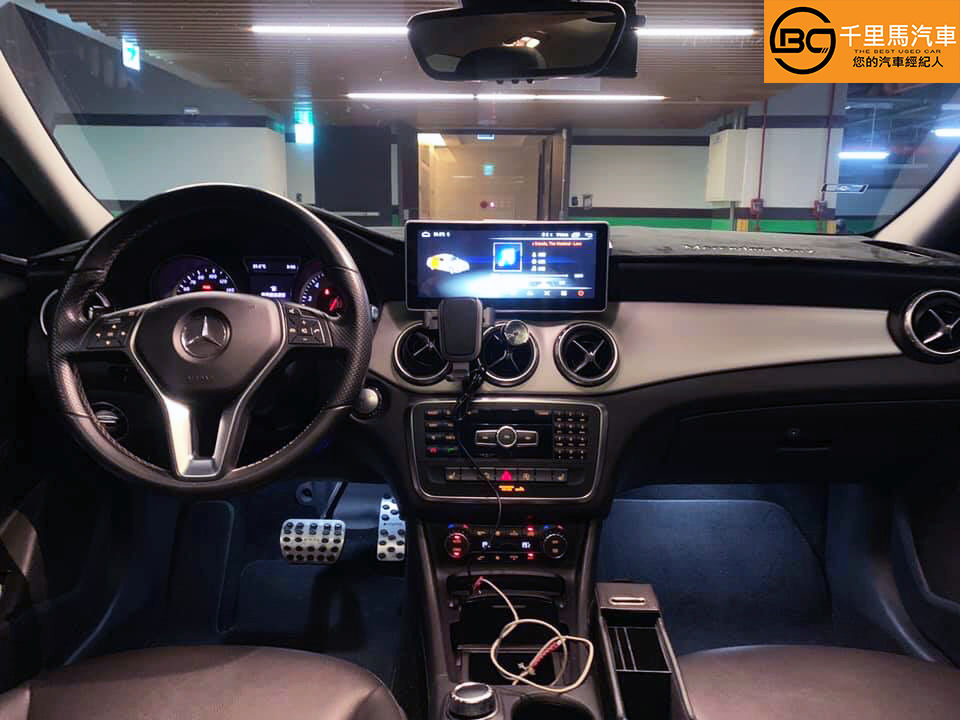 縮圖：2015 BENZ GLA-250 AMG