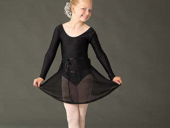 The Importance of Proper Ballet Shoes: Enhancing Performance and Preventing Injury