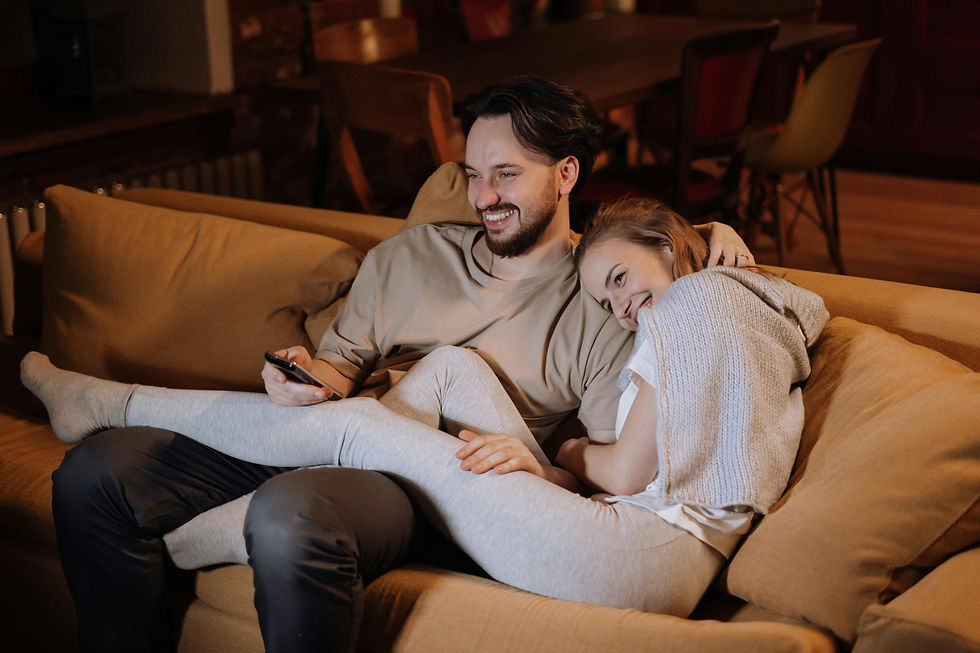 NetAllOver_HighSpeedInternet_CoupleOnCouchWatchingTV