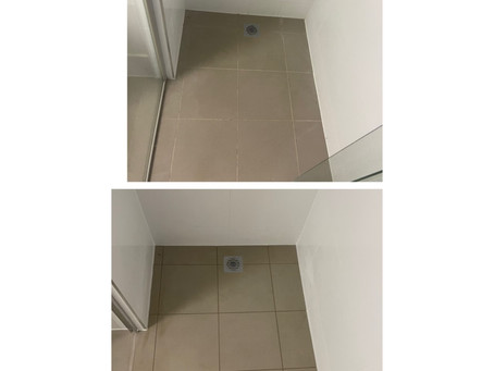 Water leaking under the screen