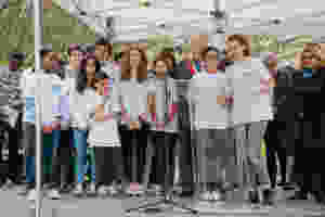 Prise de parole des conseillers jeunes lors de l'inauguration du skate-park ©Issy-les-Moulineaux