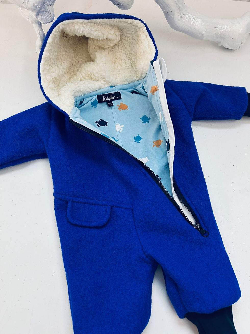 Miniaturbild: Walkanzug für Babys & Kleinkinder (5056 bis 8692) - Warmer Walkoverall mit Teddyfell-Kapuze in Blau