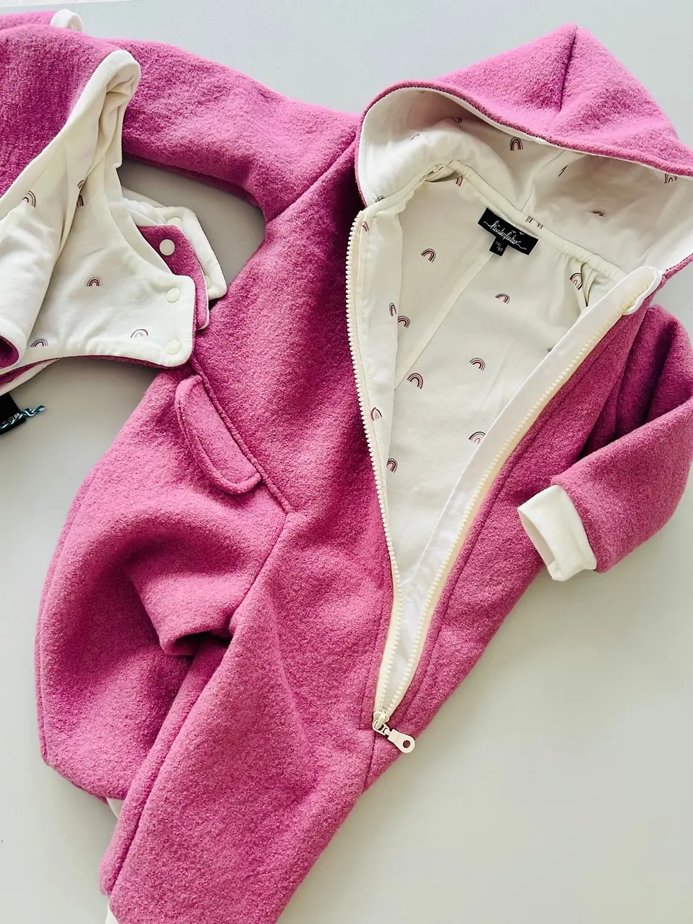 Miniaturbild: Handmade Walkoverall für Babys und Kinder in Rosa, kuscheliger Wollwalk mit Jerseyfutter, Regenbogen-Traum-Design – nordisch.