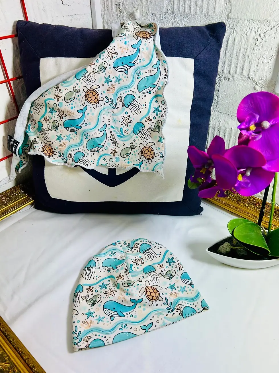 Miniaturbild: Maritime Jersey-Mütze und Halstuch im Küstenfieber®-Look – OEKO-TEX®, handgemacht in Hamburg, ideal für kleine Küstenkinder.