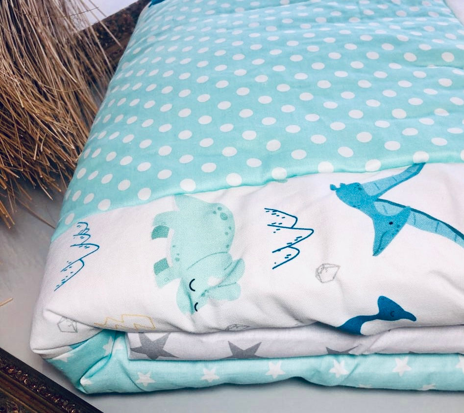 Miniaturbild: Krabbeldecke Patchwork mint mit Dinosauriern und Sternen