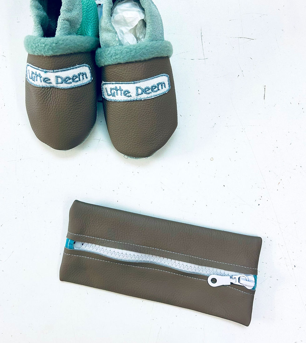 Miniaturbild: Ledermäppchen, Federtasche, Stifte Etui für Kinder aus Ökoleder mit Reißverschluss, Geschwister Schultüte und Babyschuhe