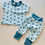 Miniaturbild: Baby Sommer Set Musselin mit niedlichen Walen - Musselinhose und  Musselin Shirt in hellblau mit niedlichem Wal Motiv.