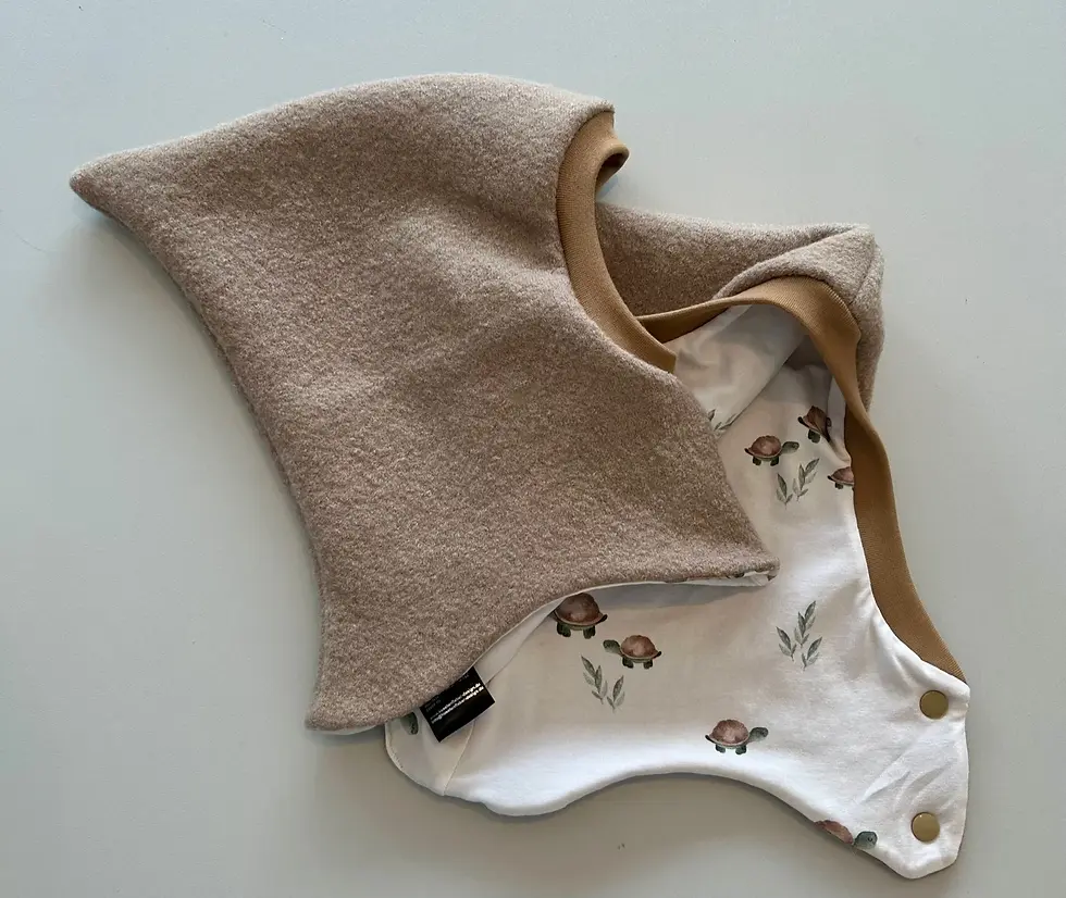 Miniaturbild: Walkmütze mit kuscheligem Sitz, maritimer Look und perfekter Passform für Babys und Kleinkinder.