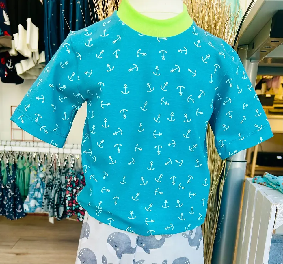 Miniaturbild: Kindershirt im Küstenlook mit weißen Ankern auf Türkis – OEKO-TEX®, handgemacht in Deutschland