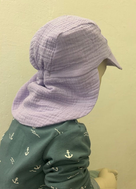 Miniaturbild: Rückansicht: Nackenschutz Sommermütze in Lavendel für Babys