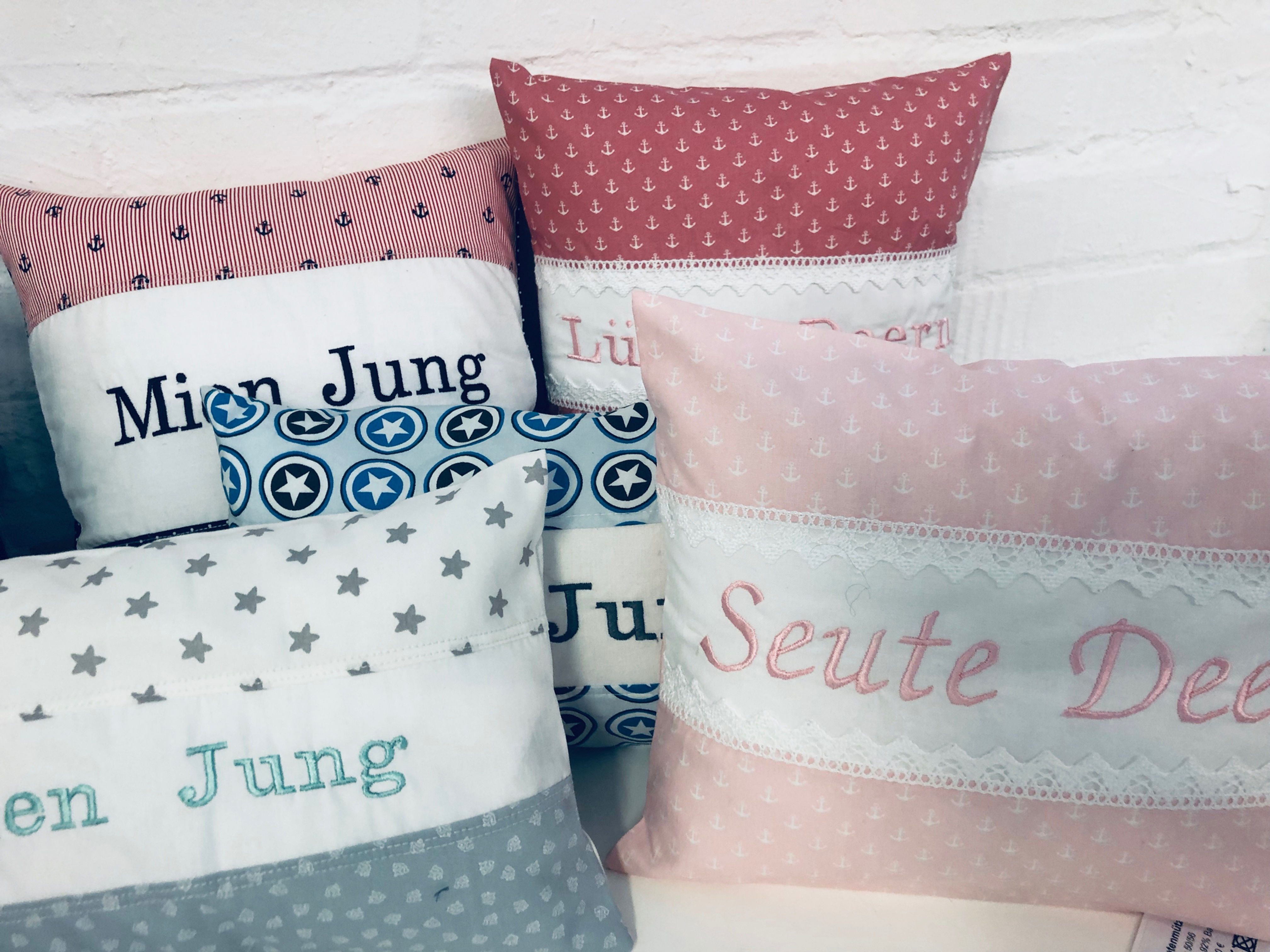 Baby und Kinder Namenskissen nach Wunsch in vielen Farben und Designs zur Auswahl