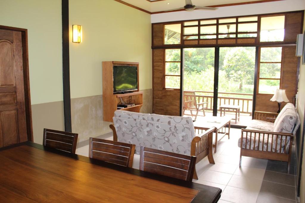 Sepilok Borneo resort hotel Sepilok bnb room