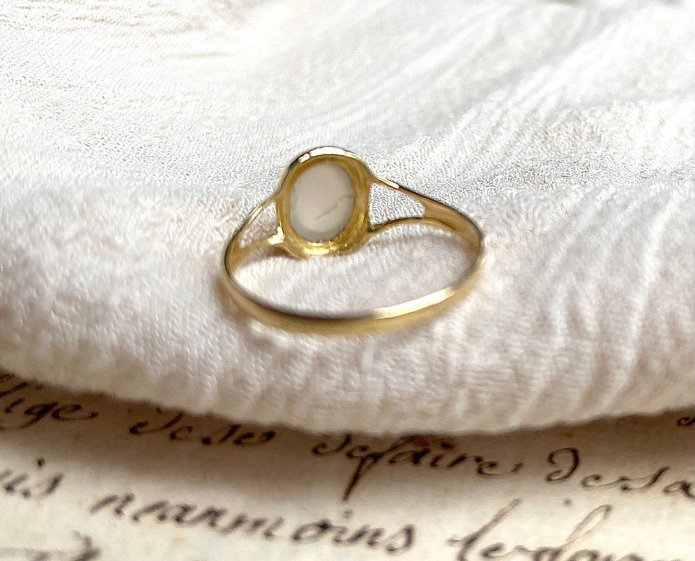 Thumbnail: Vintage 18k Moonstone Ring