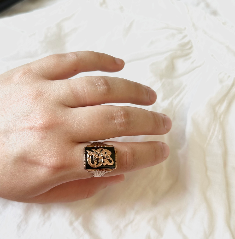 Thumbnail: Antique Gold “S” Signet Ring with Diamonds