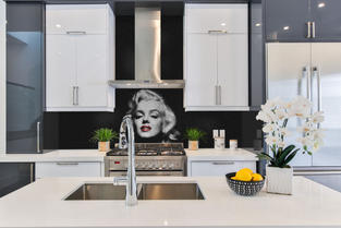 Marilyn in the Kitchen