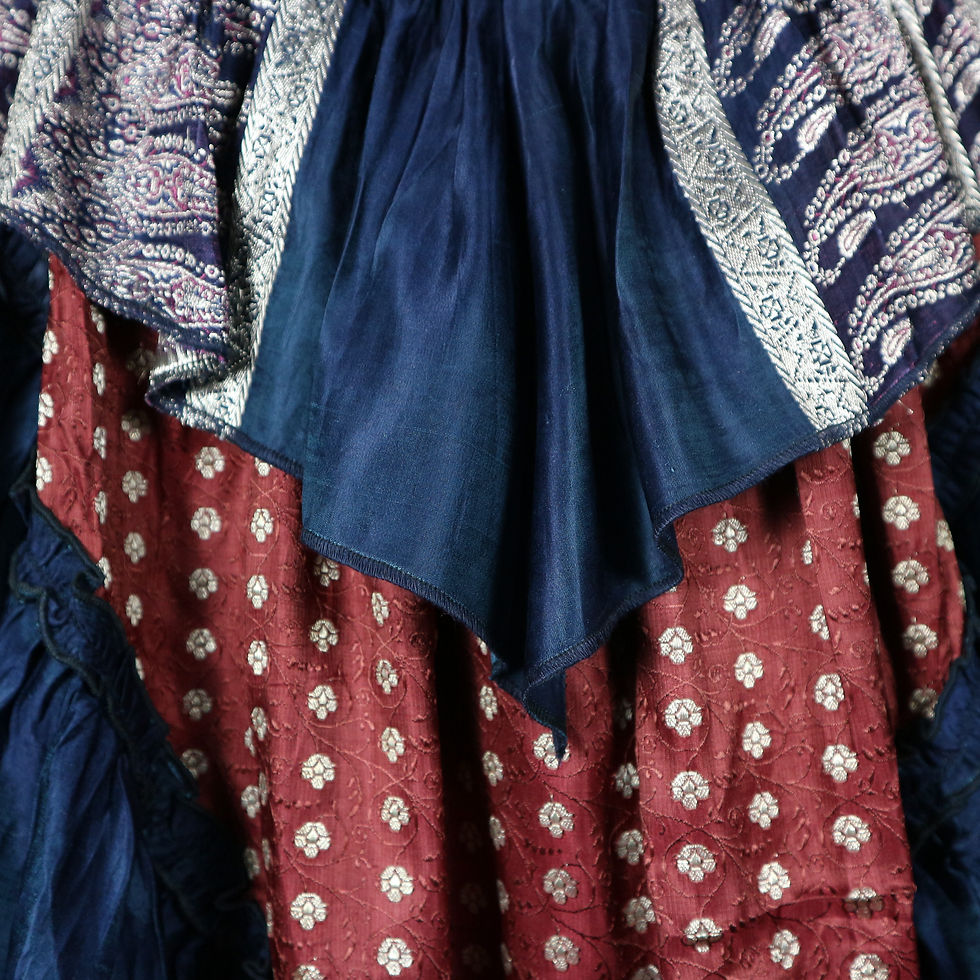 Miniatura: KERRA Long Barocco Bustle