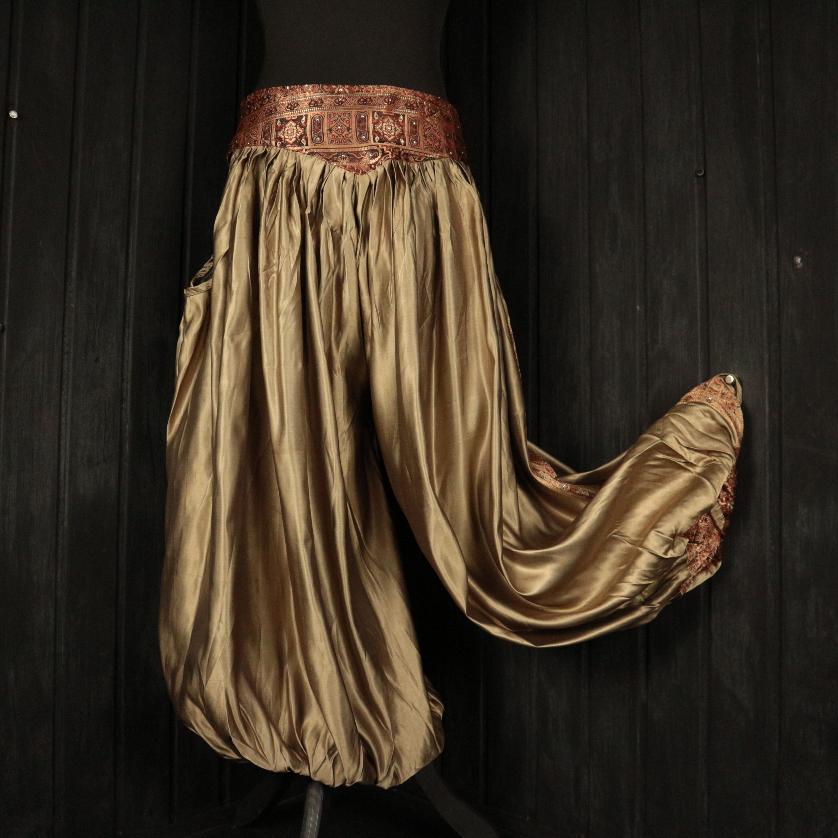 AALIYAH Dakini, Harem Pants