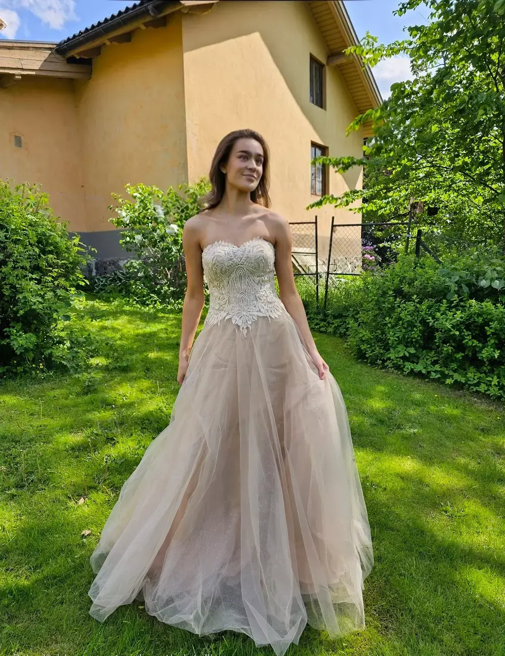 KB Kamala, ballkjole, lang tyllkjole, gallakjole, prom dress, selskapskjole dame, elegant festkjole, kjole til skoleball, tyl