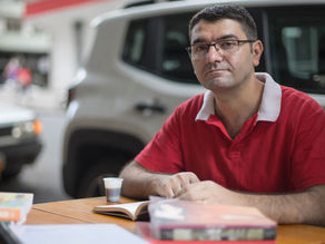 #ACONTECENAPUCMinas: Migrante sírio se forma em Ciências Biológicas