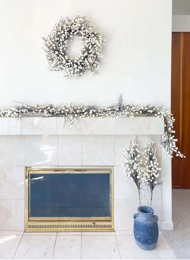 White Berry Faux Christmas Wreath 24"