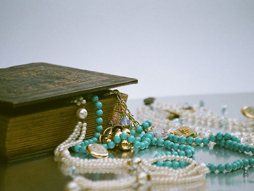 The Art of Layering: Creating Stunning Jewelry Combinations