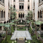1920px-Courtyard,_Isabella_Stewart_Gardn