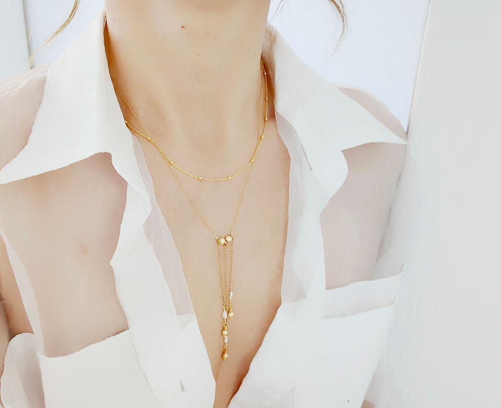 Collier doubles rangs chaînette fine dorée et cascade de perles d'eau douce  -Bijoux ENORA-