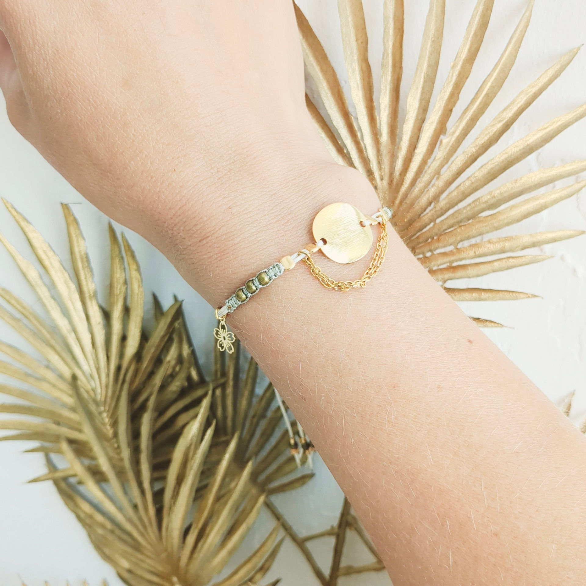 Bracelet coulissant sequin doré et perle laiton  -Bijoux ENORA-