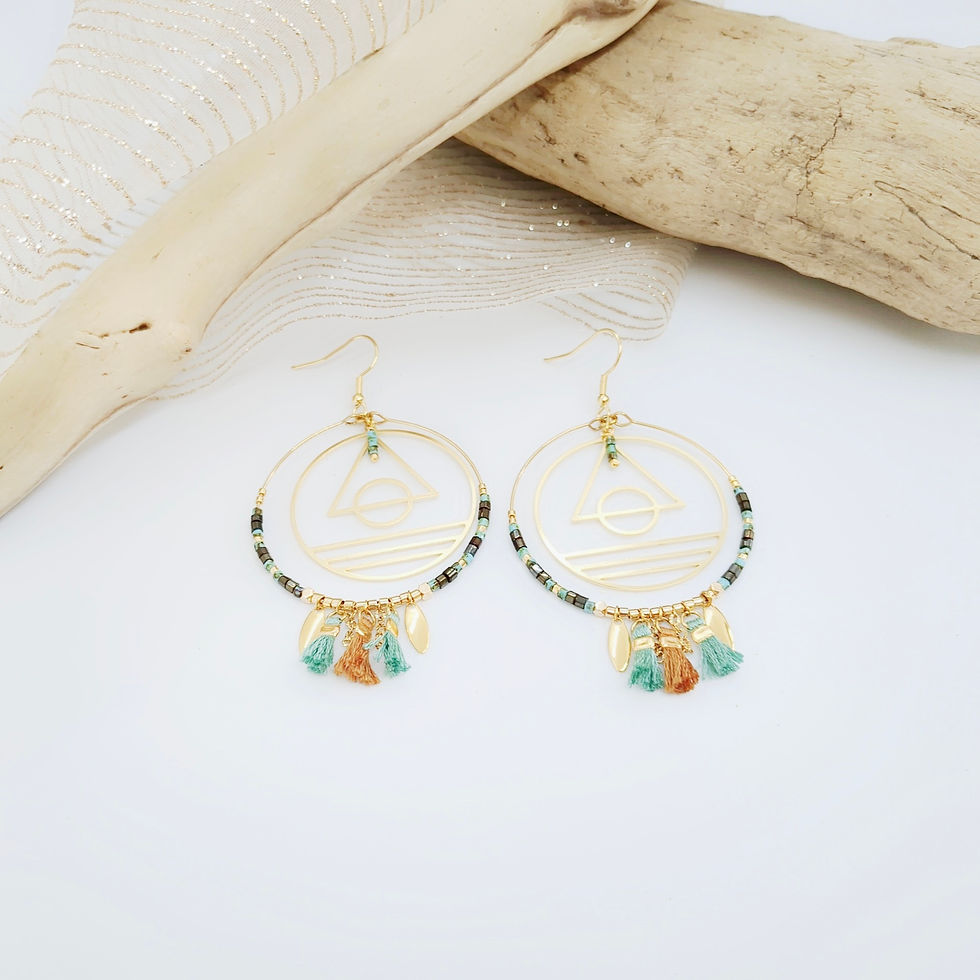 Grandes Créoles Bohèmes TISSIA - Dorure 24 carats et Pompons - Bijou Créateur