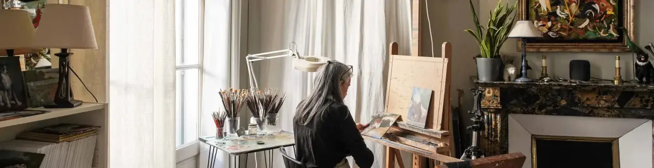 Artiste Corine Perier dans son atelier