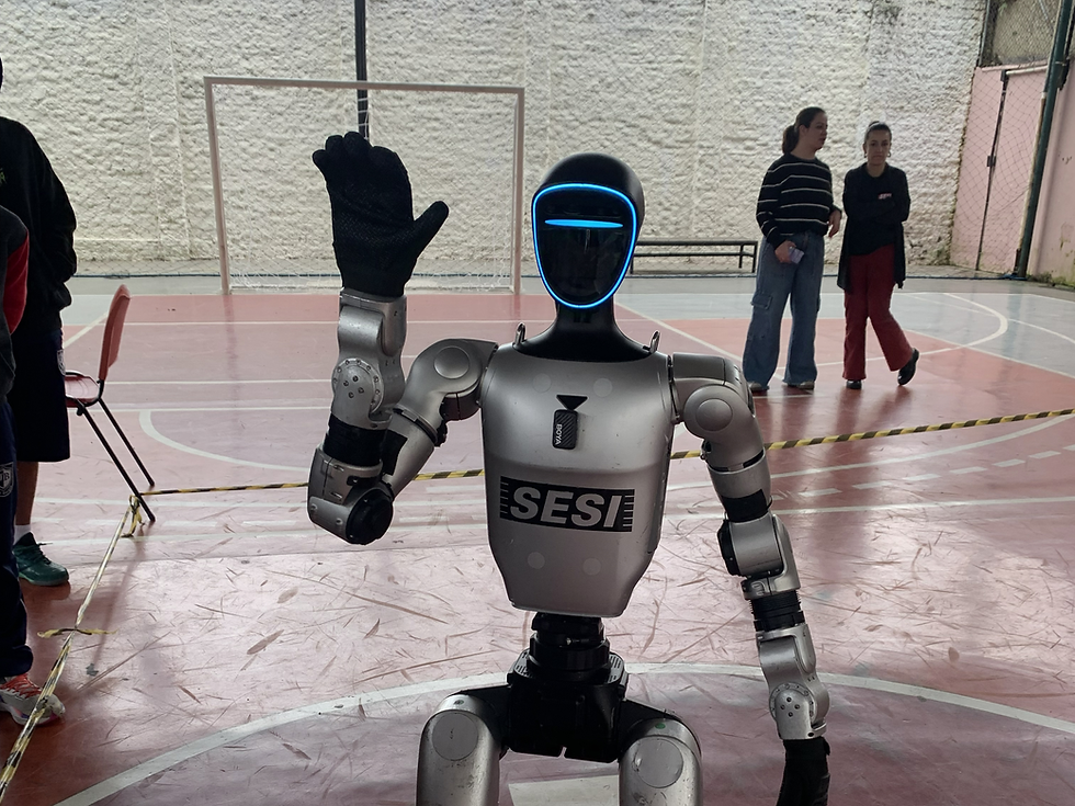 Atendidos do Lar Sírio conhecem projeto de robótica do Sesi