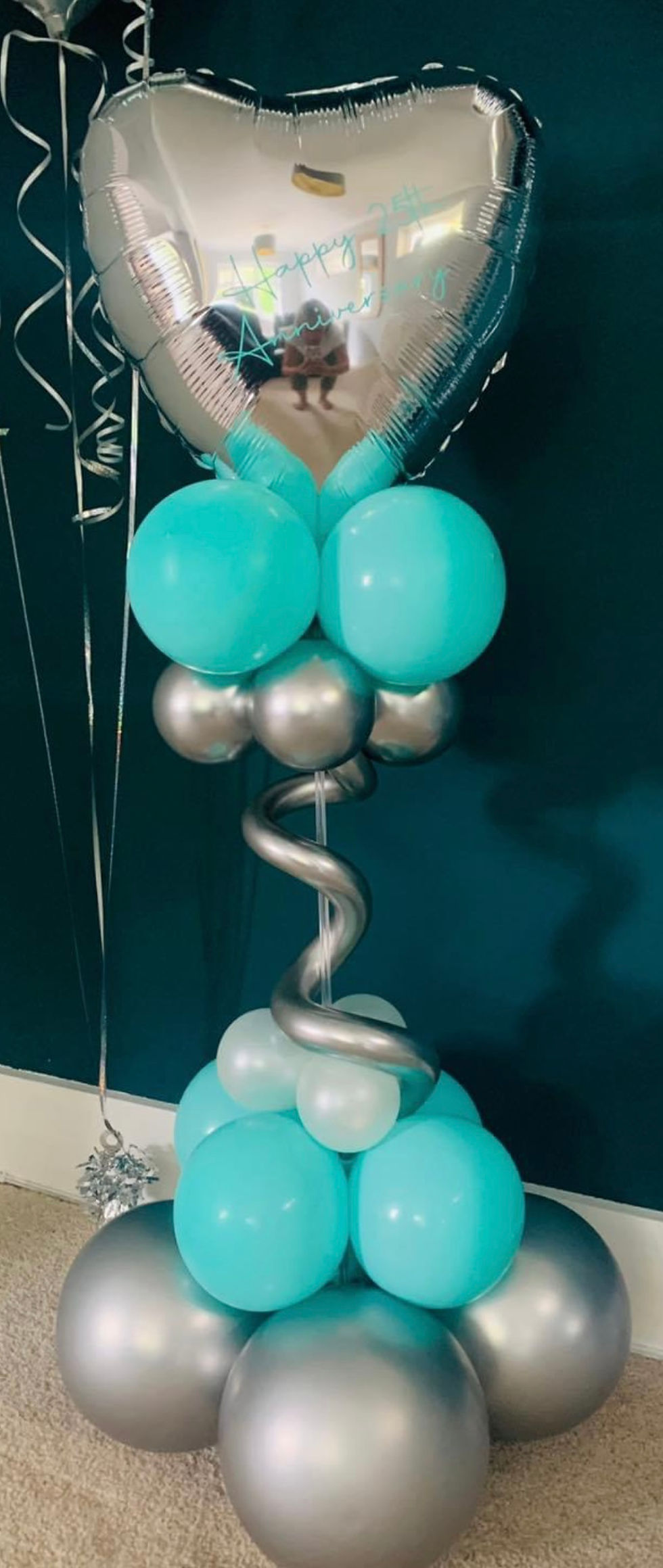 Table Centrepiece with 18" Foil