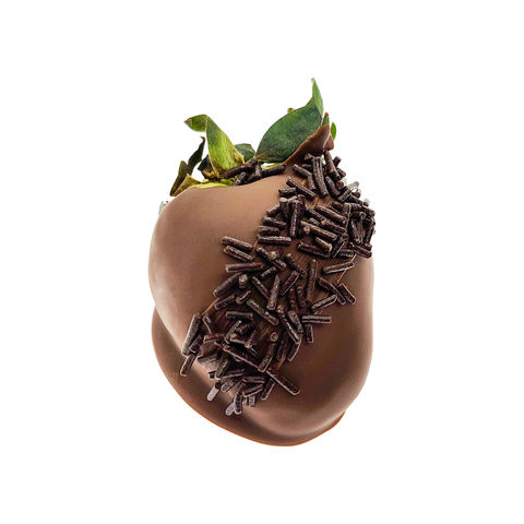 fraise enrobée de chocolat au lait décorée casablanca