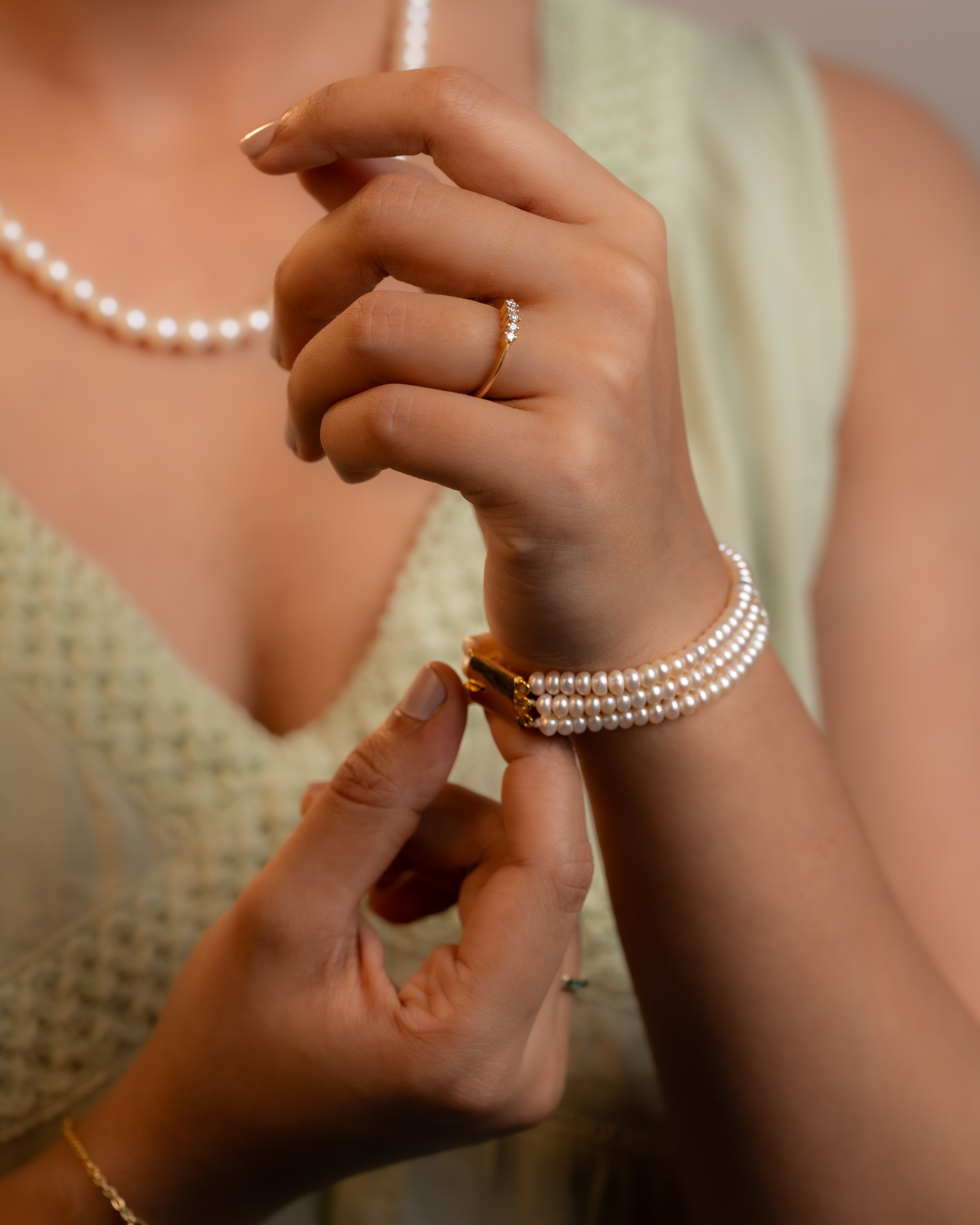 Button Pearl Bracelet