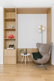 Reading Nook Framed by American Oak