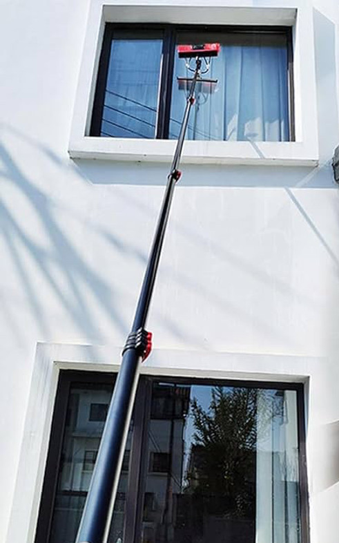 Cleaning windows