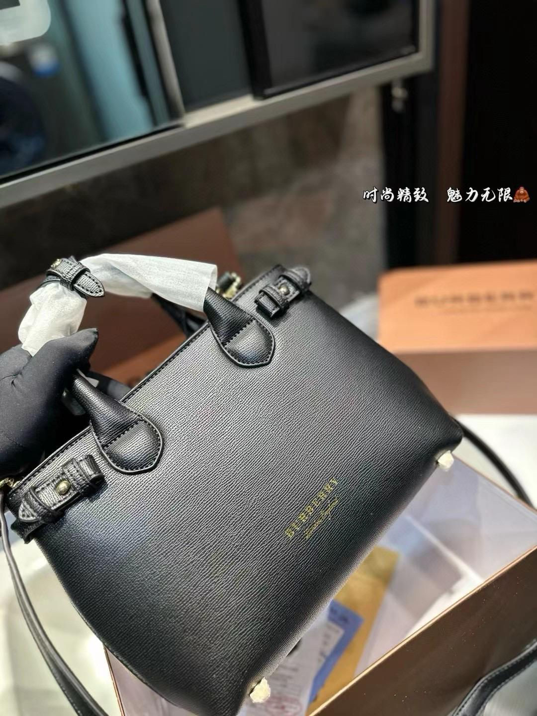 Burberry Prorsum Leather Banner Bag